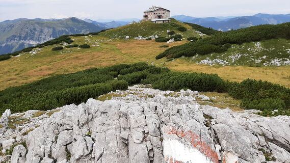 Fotografija s spletne strani Aga M na poti