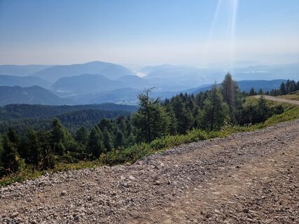 Fotografija s spletne strani Montfemme na poti