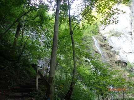 zum Wasserfallsteig