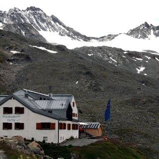Wiesbadener Hütte 2443m