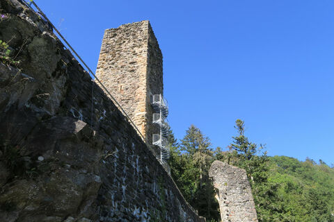 Der Bergfried kann bestiegen werden.