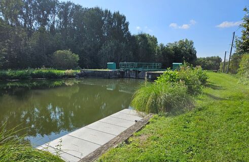 Oberstrom-Kajak-Ponton Schleuse Daours