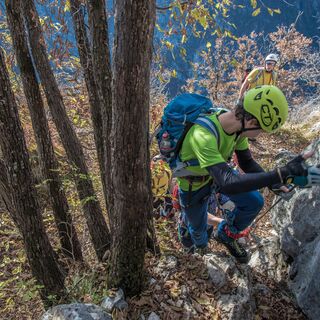Den Klettersteig entlang