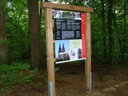 Infotafel am Weg