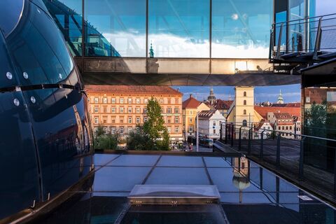 Blick vom Kunsthaus auf die Franziskanerkirche