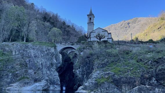 Fotografija s spletne strani Lis Malzach na poti