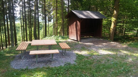 Schutzhütte und Vesperinsel Lichtenhardt