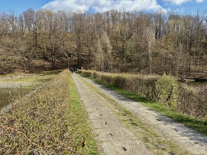 Foto von berg-wanderer entlang der Tour