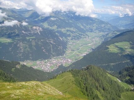 Blick von der Filzenschneide auf Mayrhofen