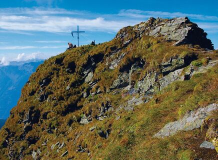 Blick auf das Gipfelkreuz