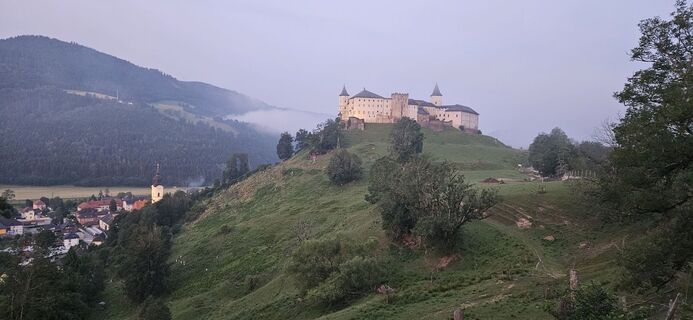 Foto von Lpetra entlang der Tour