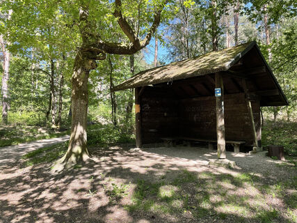 Schutzhütte im Dalheimer Wald