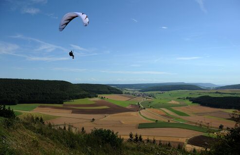 Gleitschirmflieger auf dem Fürstenberg