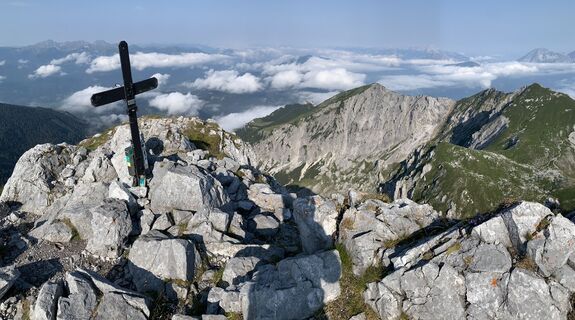 Am Gipfel des Admonter Kalbling (2.196m)