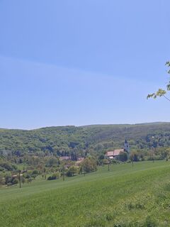 Fotografija s spletne strani Katona Ferk Mariann na poti