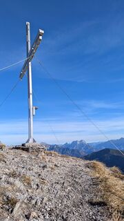 Fotografija s spletne strani Ziegler Em1304 na poti