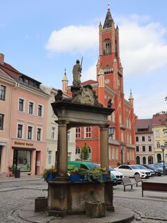 Adreasbrunnen vor dem Kamenzer Rathaus