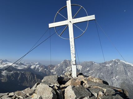 Foto von Anthony pos entlang der Tour