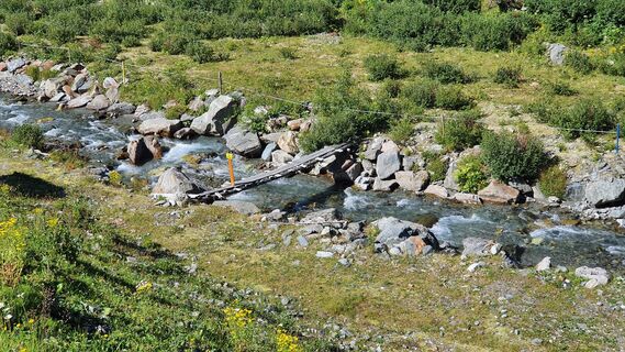 1.5 km Brücke für Einheimische