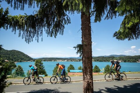Biker vor dem Klopeiner See