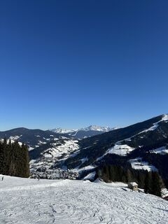 Fotografija s spletne strani Clara Van Der Voort Maarschalk na poti
