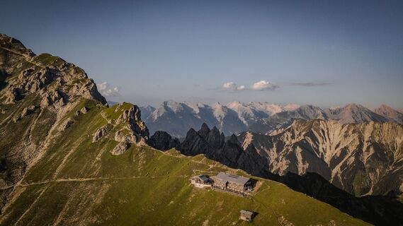 Noerdlinger Huette - Karwendel Hoehenweg