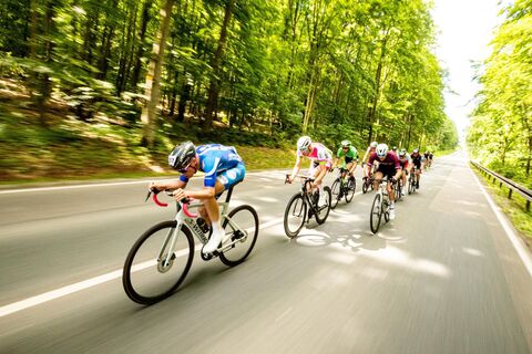 Rennradfahrer beim "Velo Grand Prix Meiningen"