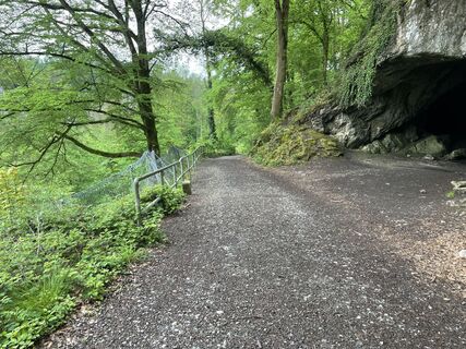 Feldhofhöhle im Hönnetal