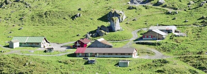 Die Hütten der Alp Rindermatt ennet dem Chinzig