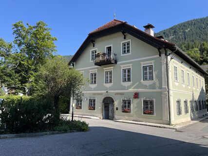 An der schönen Apotheke vorbei..