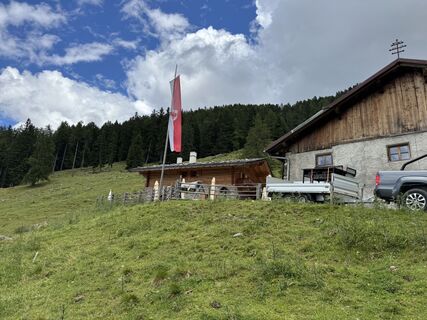 Fotografia z Hans-Jürgen Stolz na trase