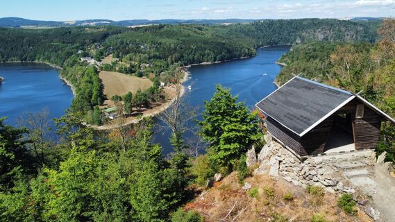 Marienstein mit Schutzhütte