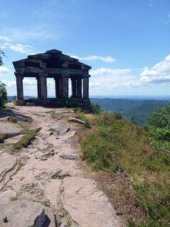 Tempel vom Donon_Grandfontaine_Alsace