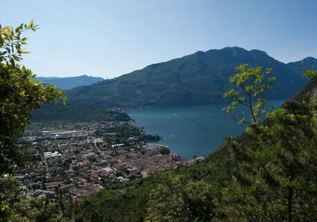 Blick auf Riva del Garda und den oberen Gardasee