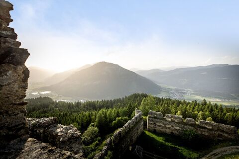 Steinschloss_Ausblick ins Mur- und Wölzertal