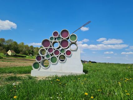 Wein-Stein (Jugend-Kunst-Objekt)