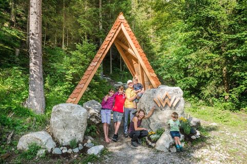 Scheffau_Rehbachklamm_Familie_Wilder Kaiser
