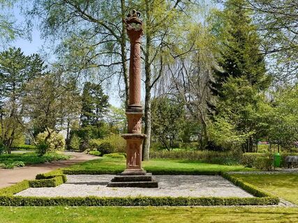 Jupitergigantensäule im Blumengarten Bexbach