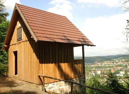Die Schaubachhütte erinnert ebenso wie das Diezhäuschen an einen verdienten Meininger.