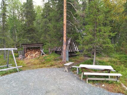 Rokovan Hütte auf dem Vuosselin-Freizeitweg