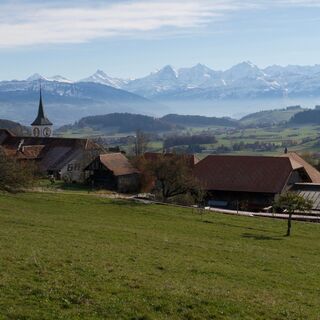 Aussicht auf Berner Alpen - Alpenpanoramaweg Etappe 18