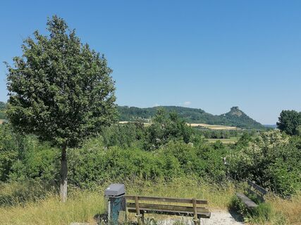 Rastplatz mit Blick auf Hohenkrähen