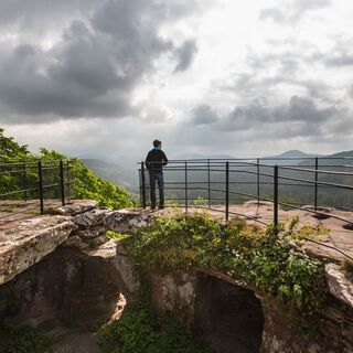Kapellenpilgerweg mit Burgruine Lindelbrunn
