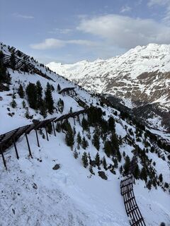 Zdjęcie z Peter Ninausz wzdłuż trasy