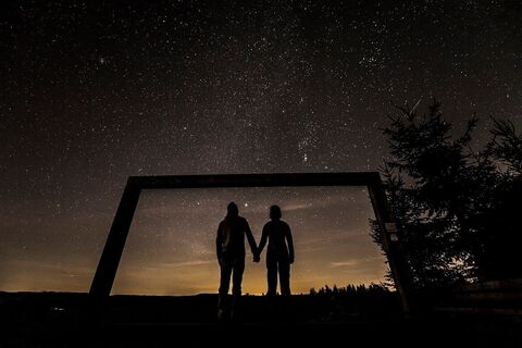 Sternenhimmel über dem Rothaarsteig-Landschaftsrahmen