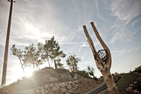 Holzskulptur barrierefreie Aussichtsplattform Braunegg