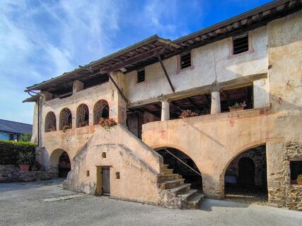 die besondere 'ka d'Mesanis' in Rueglio