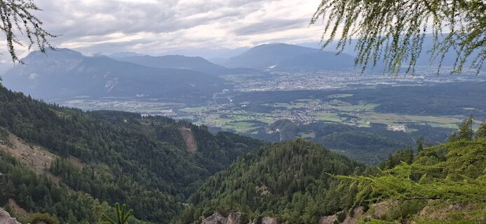 Zdjęcie z Daniel Böhm wzdłuż trasy