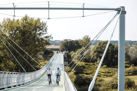 „Brücke der Freiheit“ zwischen Devinska Nová Ves (Theben-Neudorf) und Schlosshof © Donau Niederösterreich/Steve Haider
