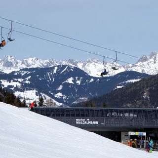 Bei geringer Schneehöhe ist die Kreuzbodenbahn eine willkommene Aufstiegshilfe.